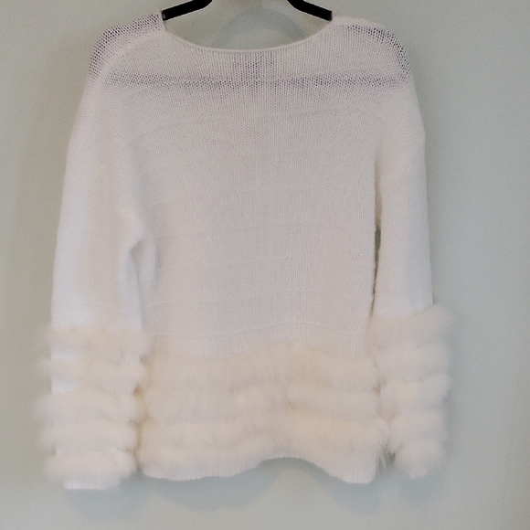 A.Z.I New York Elegant White Knit Sweater with Faux Fur Details Size XS. - Picture 5 of 7